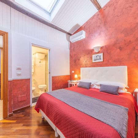 Room In Bb - Skylight Double Room In History House Roma Exterior foto